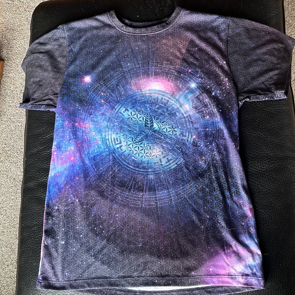 Mothership glass official t shirt. Size xs men’s, S women. Like new condition.